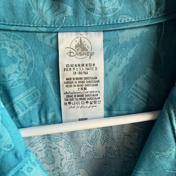 NWT Disneyland Resort Icons Allover Blue Button Up Mens Shirt with pocket Size M - Picture 4 of 10